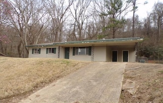 317 Blake Dr, Vicksburg, MS 39183
