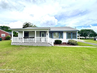 706 E Country Club Dr, Tarboro, NC 27886