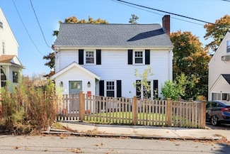 40 Chisholm Rd, Roslindale, MA 02131