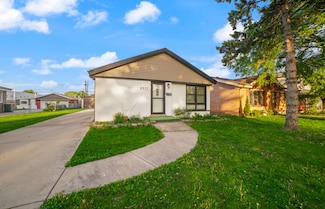 8937 S 49th Ave, Oak Lawn, IL 60453
