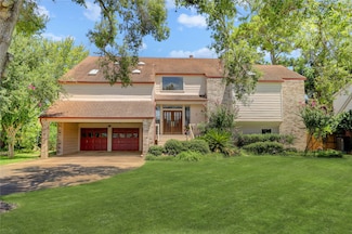 3027 Bayou Dr, La Porte, TX 77571