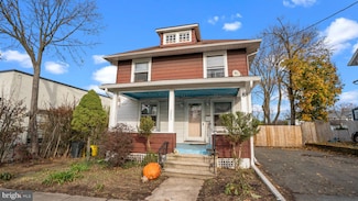 8 Princeton Ave, Hopewell, NJ 08525