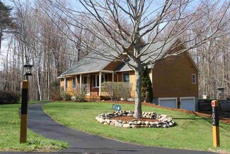 102 Chelsea Ct, Henniker, NH 03242