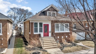 1108 Lyman Ave, Oak Park, IL 60304