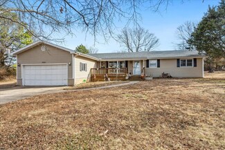 3828 N Farm Road 115, Springfield, MO 65803