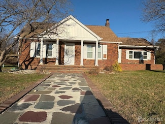 903 Park Ave, Freehold, NJ 07728