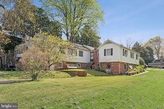 3106 Juniper Ln, Falls Church, VA 22044