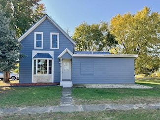104 E 3rd St, Tampico, IL 61283
