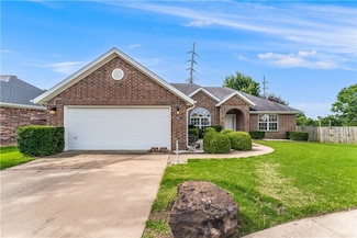 2807 Foxwood Dr, Springdale, AR 72762