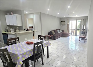 17900 Sherman Way Unit 226, Reseda, CA 91335