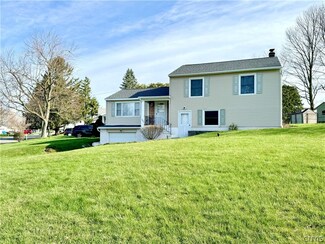 302 Richards Rd, Camillus, NY 13031