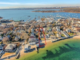 512 Minnieford Ave, Bronx, NY 10464