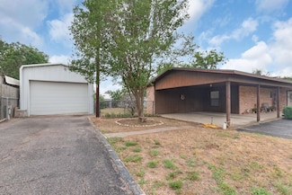 1849 Forest Trail, Kingsland, TX 78639