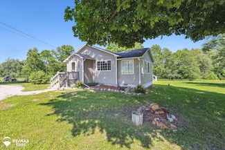 1252 Marion Center Rd, Charlevoix, MI 49720