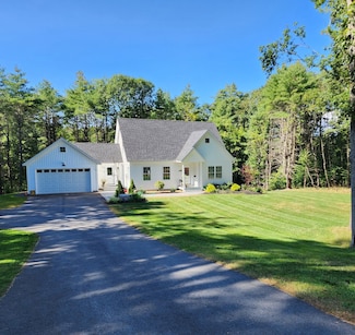 24 Laurel St, Peterborough, NH 03458