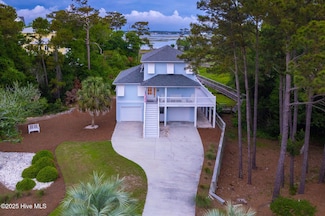9808 Clarendon Dr, Emerald Isle, NC 28594