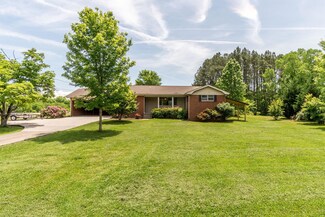 432 Sam Houston School Rd, Alcoa, TN 37701