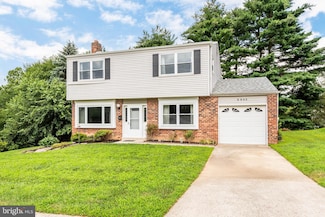 8645 Steeple Dr, Philadelphia, PA 19128