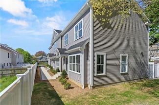348 Halley Ave, Fairfield, CT 06825