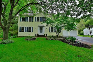 17 Venture Terrace, Glenmont, NY 12077