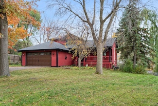 200 Meadow Dr, Loretto, MN 55357