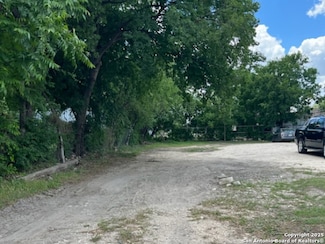 212 Wilmot St, San Antonio, TX 78237