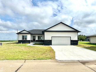 202 E 12th St, Davenport, NE 68335