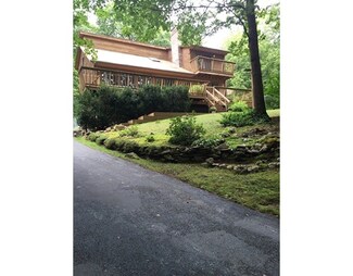 54 Seminole Ave, Hubbardston, MA 01452