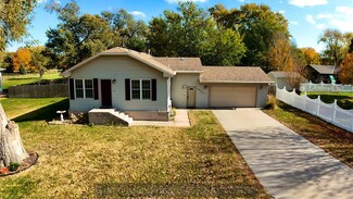 2423 S Blaine St, Grand Island, NE 68801
