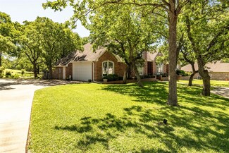 215 Hart Ct, Runaway Bay, TX 76426