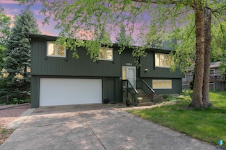 5813 W 28th St, Sioux Falls, SD 57106