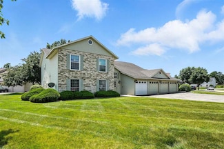 4121 Lexington Dr NE, Cedar Rapids, IA 52402