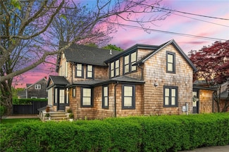 14 Robinson St, Narragansett, RI 02882