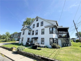 91 Willow St, Milford, CT 06460