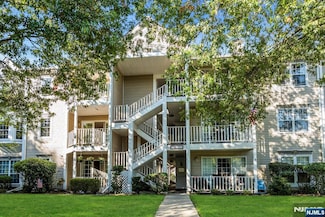 212 Larch Ln Unit F3, Mahwah, NJ 07430