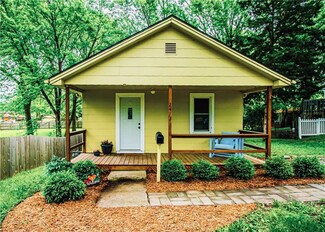 2413 S Overton Ave, Independence, MO 64052