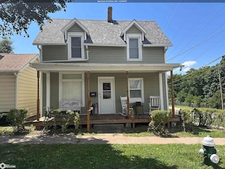 201 S 9th St, Burlington, IA 52601