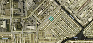 1109 Country Club Blvd, Cape Coral, FL 33990