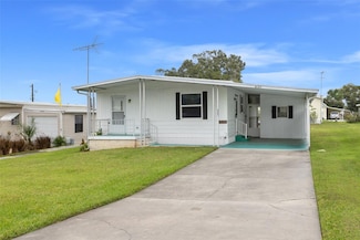 6054 Crestview Ln, Zephyrhills, FL 33542