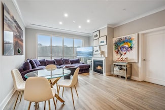 100 Garvies Point Rd Unit 1327, Glen Cove, NY 11542