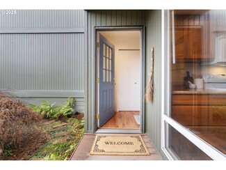 1653 NW Midlake Ln Unit B215, Beaverton, OR 97006