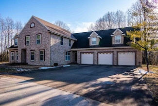 2051 Manitowoc Rd, Menasha, WI 54952