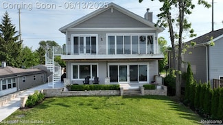 571 Dunleavy Dr, Highland, MI 48356