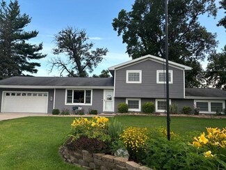 807 Charles St, Delhi, IA 52223