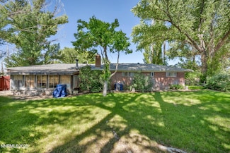 6 Green Acres Ln, Yerington, NV 89447
