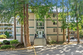 5620 200th St SW Unit A204, Lynnwood, WA 98036