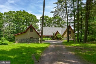 497 N Mountain Rd, Sweet Valley, PA 18656