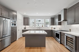 2942 Franklin Dr, San Diego, CA 92108
