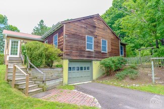944 Dugway Rd, Chatham, NY 12037