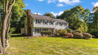2640 Overridge Dr, Ann Arbor, MI 48104